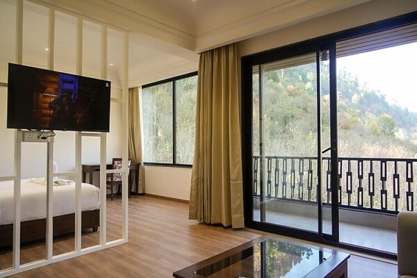 Luxury Himalayan View (With Balcony) | Includes Breakfast